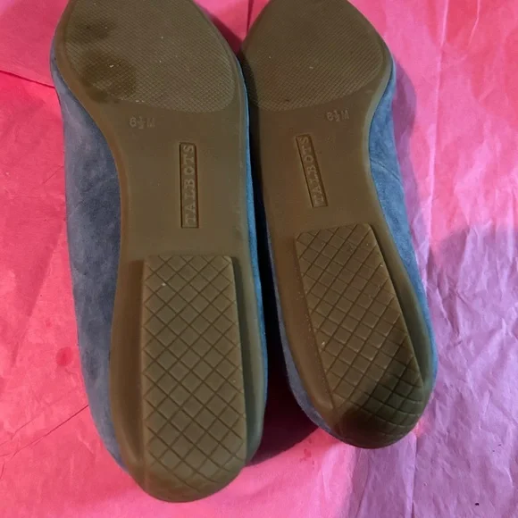 Talbots Women’s size 6.6 Light Blue Suede Loafers with Bee Design never worn - Picture 10 of 11
